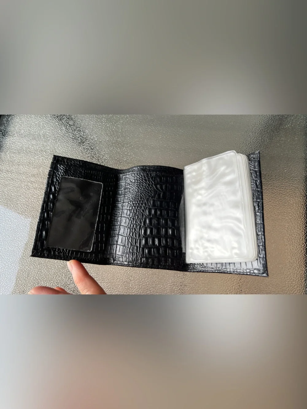 Classic Black Croc-Embossed Leather Men's Wallet-Card Holder
